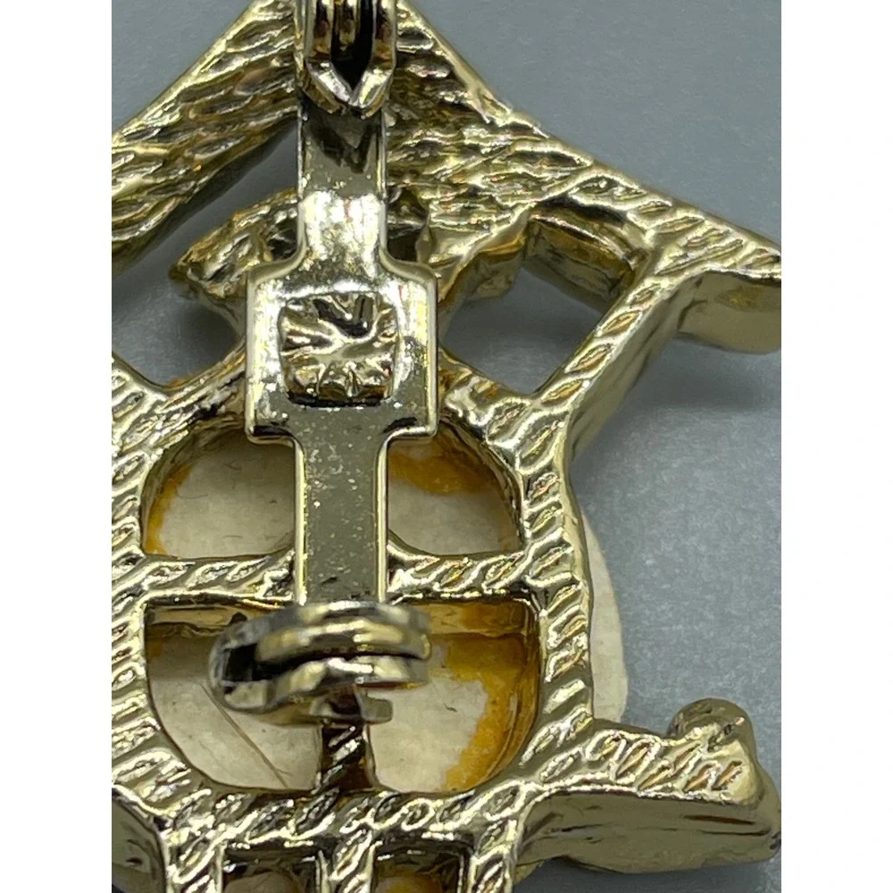 Vintage Gerrys Gold Tone Cuckoo Clock Brooch Pin Novelty Pendulum Jewelry‎